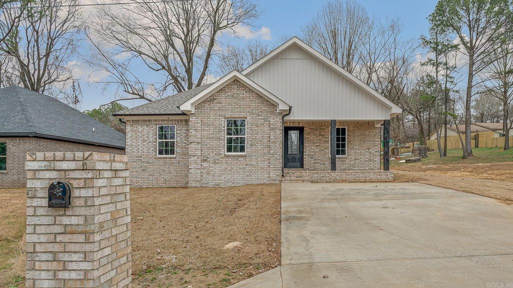 918 B Mays Road, Jonesboro, AR 72401