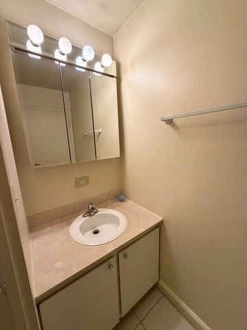 33 N Main Street 2F, Lombard, IL 60148