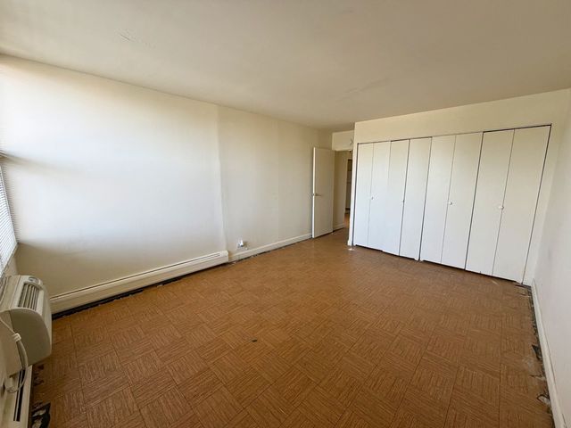 33 N Main Street 2F, Lombard, IL 60148
