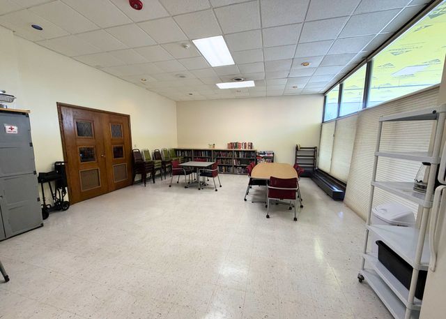 33 N Main Street 2F, Lombard, IL 60148
