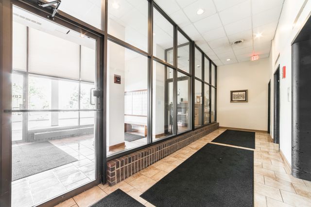 33 N Main Street 2F, Lombard, IL 60148