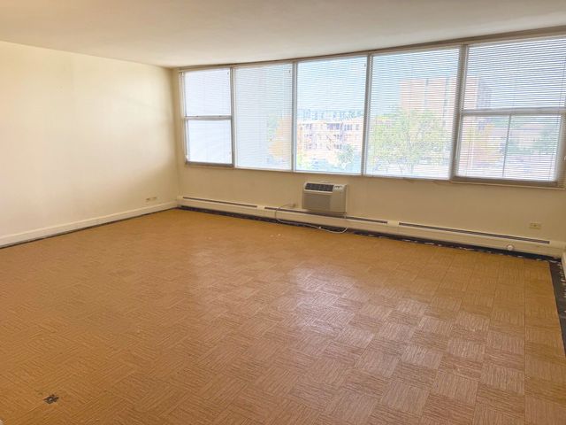 33 N Main Street 2F, Lombard, IL 60148