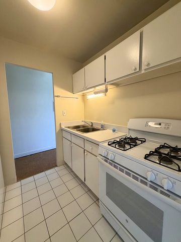 33 N Main Street 2F, Lombard, IL 60148