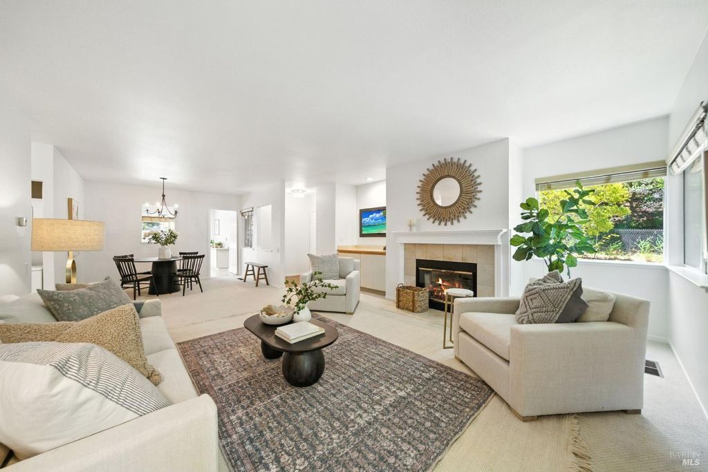 115 Koch Rd, Corte Madera, CA 94925