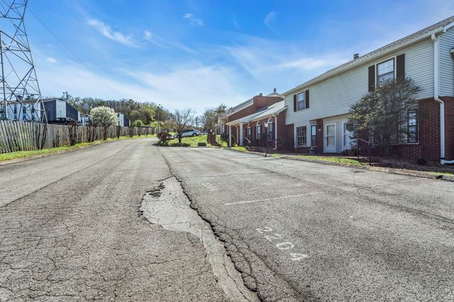 2204 Union Place Court, Columbia, TN 38401