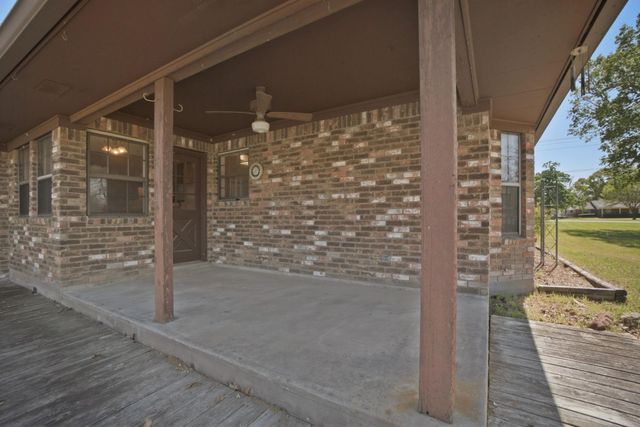 15 Brumley Drive, Huntsville, TX 77320