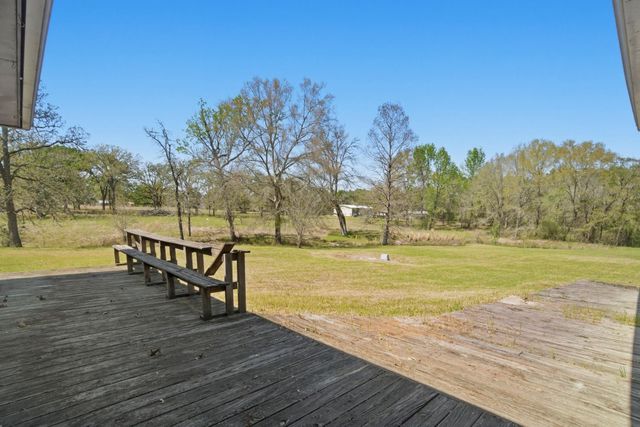 15 Brumley Drive, Huntsville, TX 77320