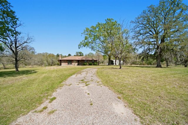 15 Brumley Drive, Huntsville, TX 77320