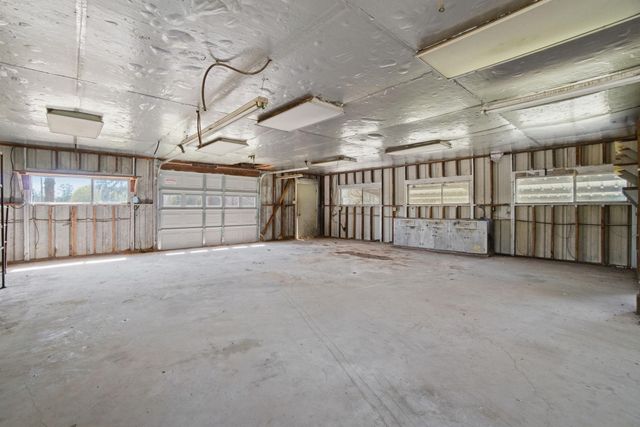 15 Brumley Drive, Huntsville, TX 77320