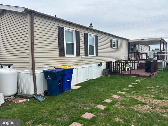 489 BRENDON DR, Leola, PA 17540