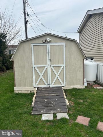 489 BRENDON DR, Leola, PA 17540