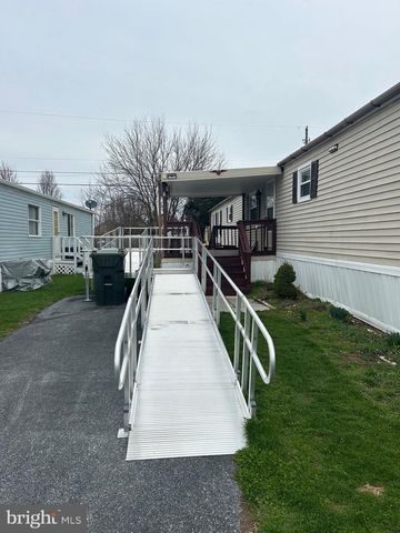 489 BRENDON DR, Leola, PA 17540