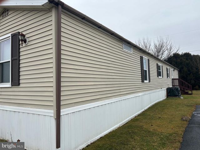 489 BRENDON DR, Leola, PA 17540