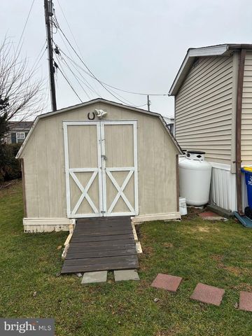 489 BRENDON DR, Leola, PA 17540