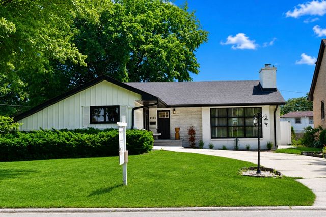 9525 Parkside Avenue, Oak Lawn, IL 60453