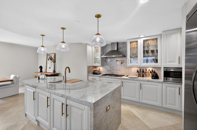 3800 N Ocean Drive 452, Singer Island, FL 33404