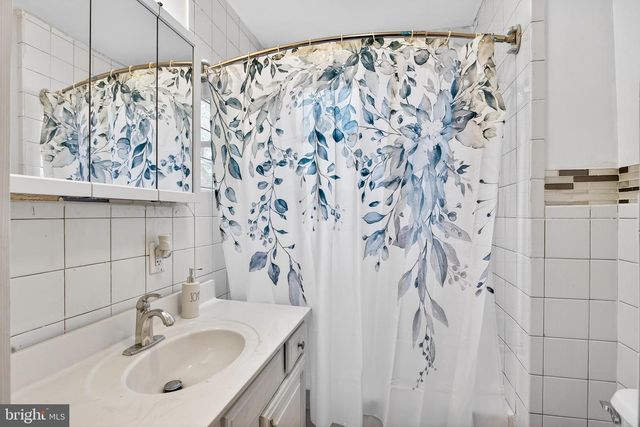 1118 STERLING, Linwood, PA 19061