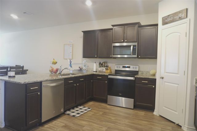 14300 Prairie Sod LN, Elgin, TX 78621