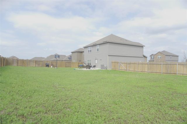 14300 Prairie Sod LN, Elgin, TX 78621