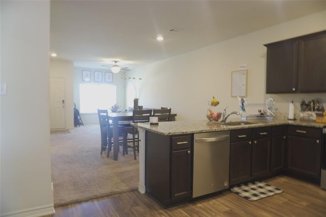 14300 Prairie Sod LN, Elgin, TX 78621