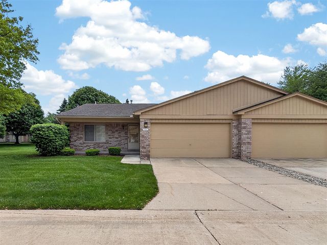 41520 Janet Circle 60, Clinton Township, MI 48038