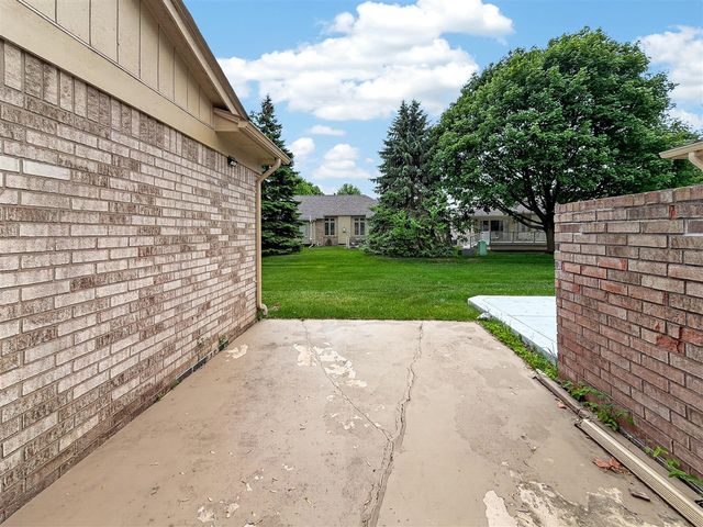 41520 Janet Circle 60, Clinton Township, MI 48038
