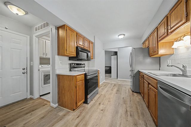 41520 Janet Circle 60, Clinton Township, MI 48038