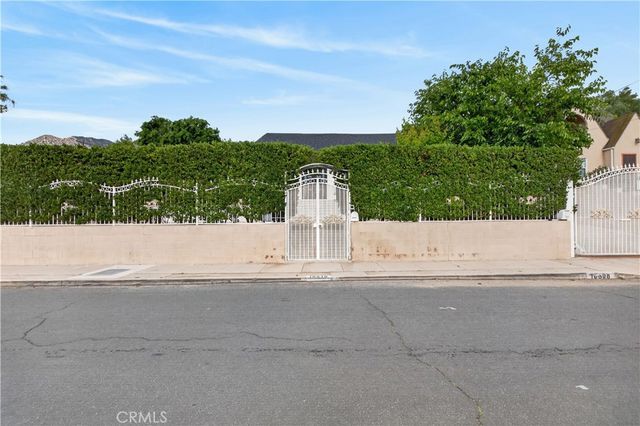 10510 Helendale, Tujunga, CA 91042