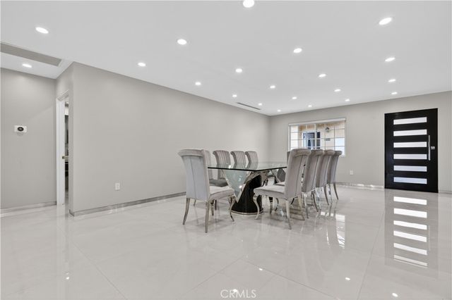 10510 Helendale, Tujunga, CA 91042