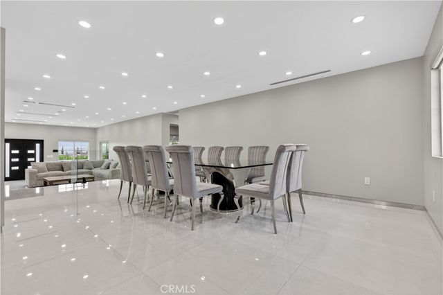 10510 Helendale, Tujunga, CA 91042