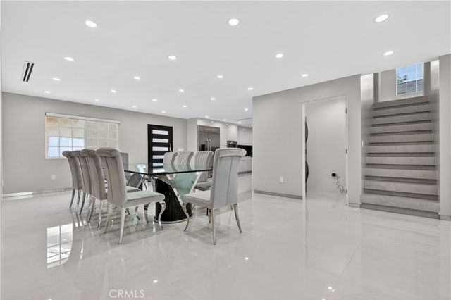 10510 Helendale, Tujunga, CA 91042