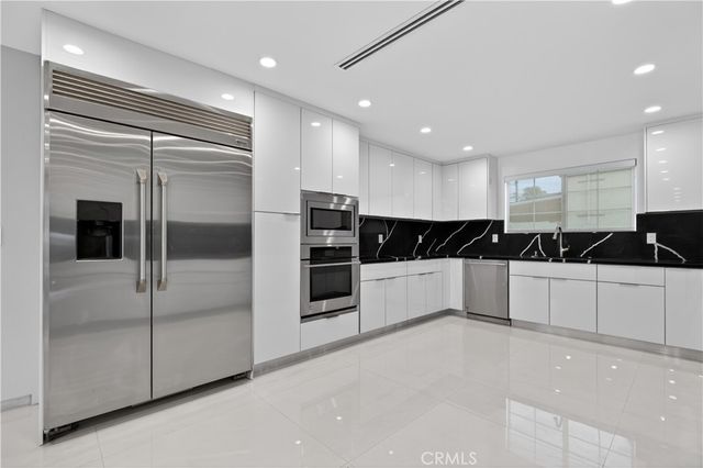 10510 Helendale, Tujunga, CA 91042