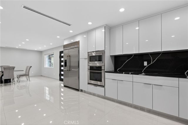 10510 Helendale, Tujunga, CA 91042