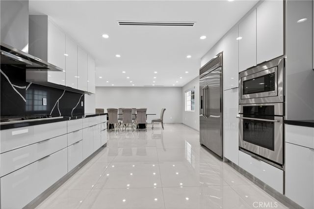 10510 Helendale, Tujunga, CA 91042