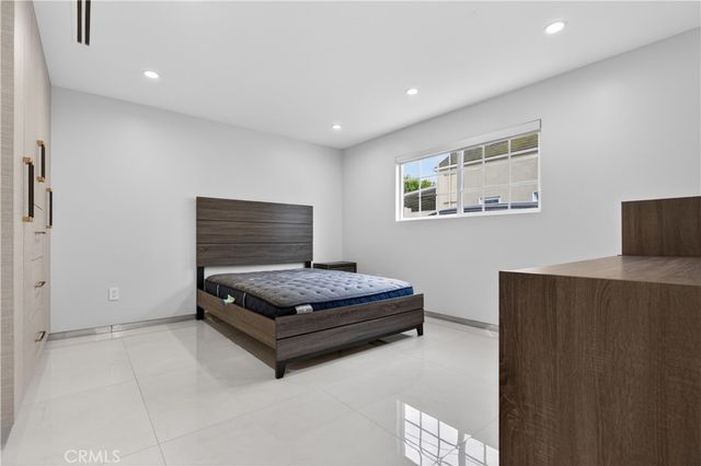 10510 Helendale, Tujunga, CA 91042