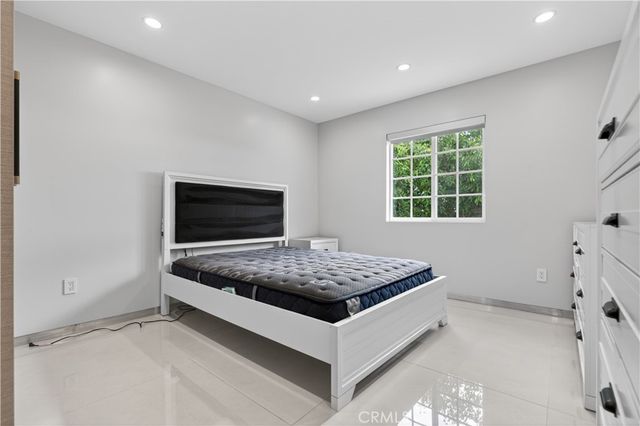 10510 Helendale, Tujunga, CA 91042
