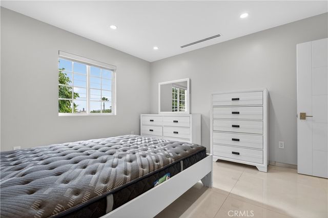 10510 Helendale, Tujunga, CA 91042
