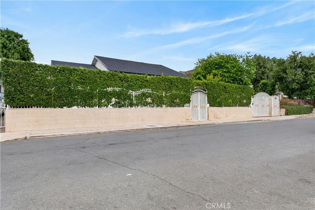 10510 Helendale, Tujunga, CA 91042