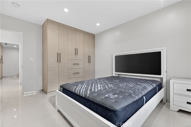 10510 Helendale, Tujunga, CA 91042