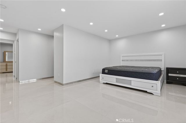 10510 Helendale, Tujunga, CA 91042