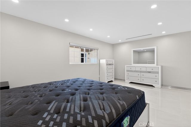 10510 Helendale, Tujunga, CA 91042
