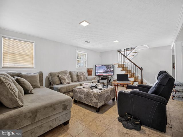 8411 THORNBERRY DR W, Upper Marlboro, MD 20772