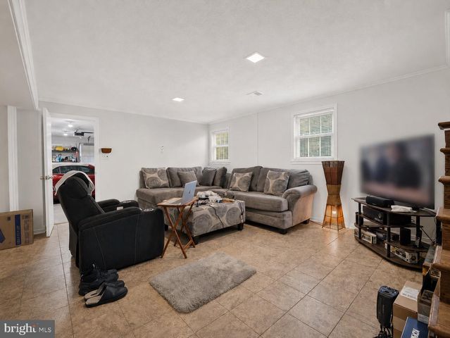 8411 THORNBERRY DR W, Upper Marlboro, MD 20772