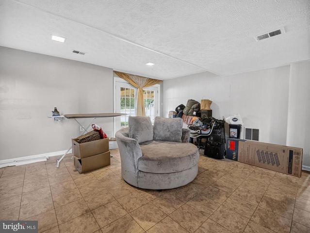 8411 THORNBERRY DR W, Upper Marlboro, MD 20772