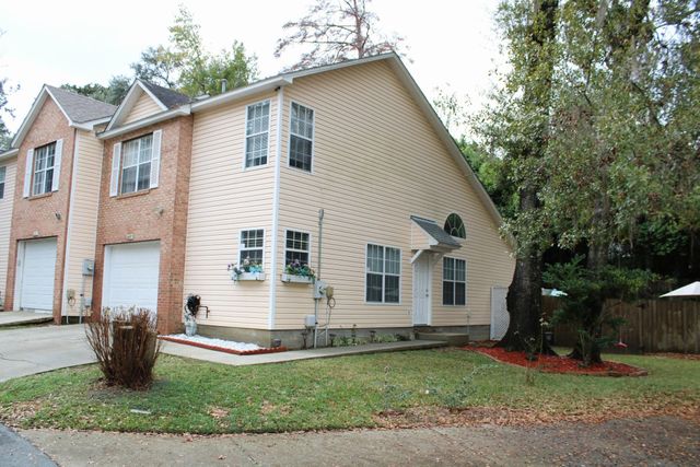 3107 Camelliawood Circle, Tallahassee, FL 32301