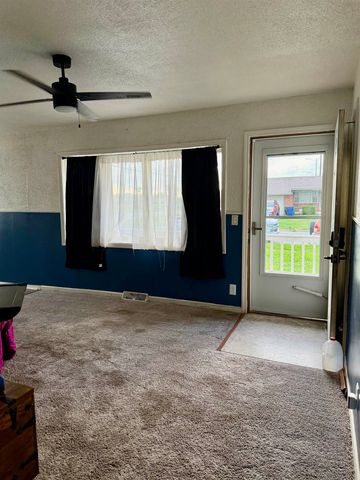 3927 W 20th St, Wichita, KS 67203