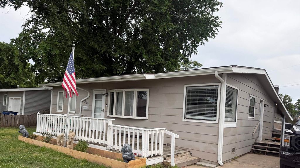 3927 W 20th St, Wichita, KS 67203