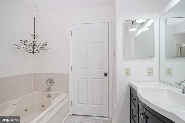6201 RIVERFRONT DR, Palmyra, NJ 08065