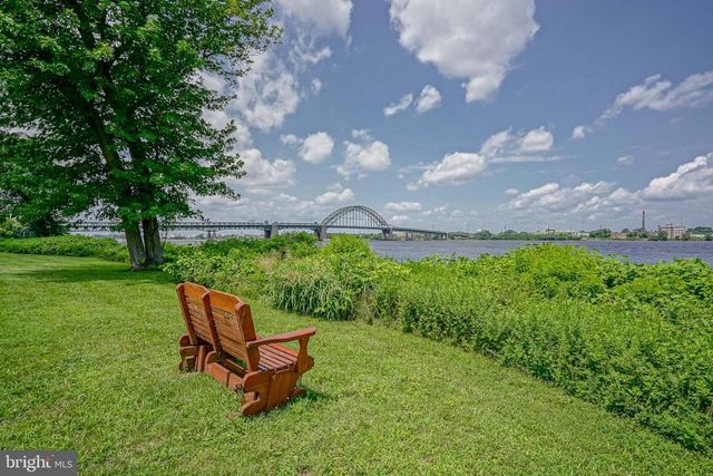 6201 RIVERFRONT DR, Palmyra, NJ 08065