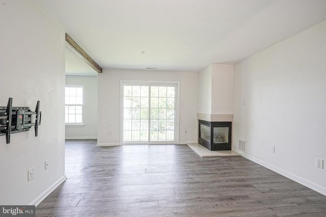 6201 RIVERFRONT DR, Palmyra, NJ 08065